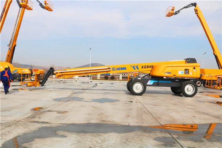 XCMG new 40m telescopic boom lift XGS40 China self-propelled mobile aerial work platform for sale